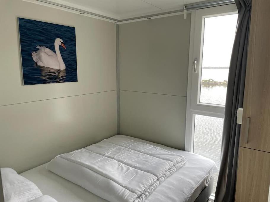 Houseboot Kingfisher, Lake View Biddinghuizen Exterior photo